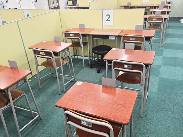 須賀川駅前教室の様子：集中して学習に取り組める環境です！