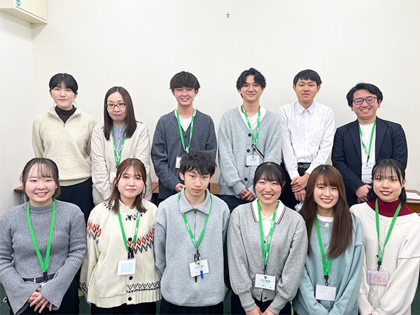 本宮中央教室の様子：明るく元気な先生が皆さまをサポートします。
