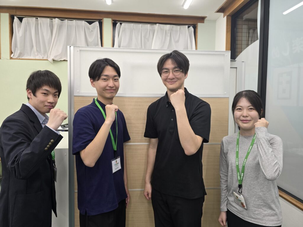 須賀川駅前教室の様子：明るい先生たちが待っています！