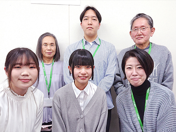 植田駅前教室の様子：植田駅前教室スタッフ。