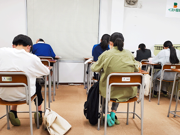 笹谷中央教室の様子：授業がない日でも自習スペースがご利用可能です。