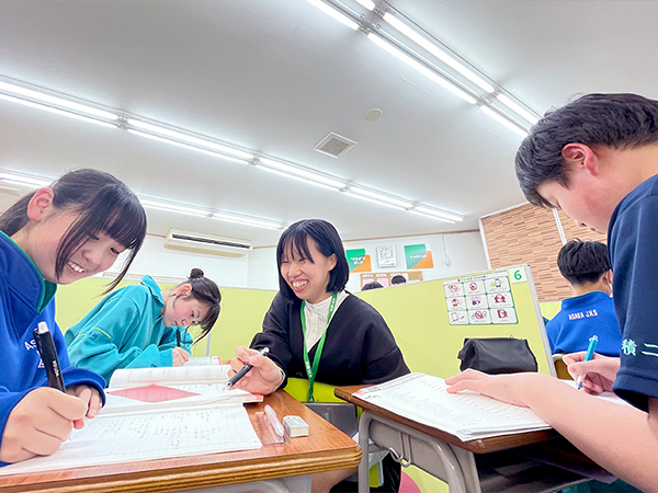 安積中央教室の様子：優しい楽しい先生がしっかりサポートします！