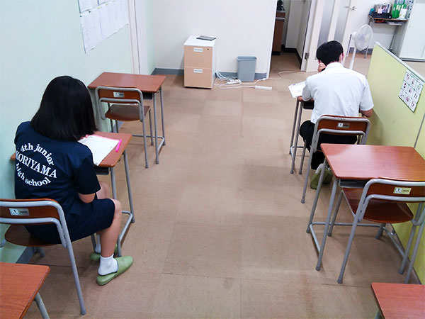 日出山教室の様子：授業日以外に学校の宿題などをするのもOK！