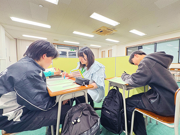 福室教室の様子：お子さま一人ひとりに寄り添って丁寧に指導いたします！