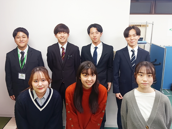 柳生教室の様子：皆、お子さまたちとお話しすることが大好きです。