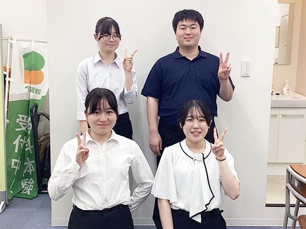 東仙台教室の様子：明るく優しいスタッフと一緒に勉強します！
