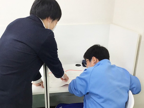 福島大森教室の様子：空いている席は自習に使えます。