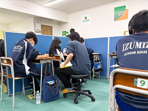 矢吹駅前教室の様子：一緒にがんばる仲間がいます。