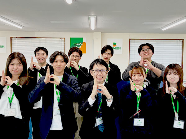 亘理教室の様子：できるまで一緒にがんばりましょう！