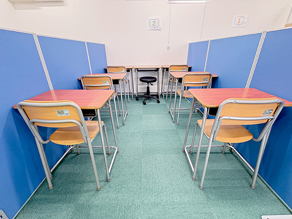 大和教室の様子：生徒さん一人ひとりに丁寧に指導いたします。