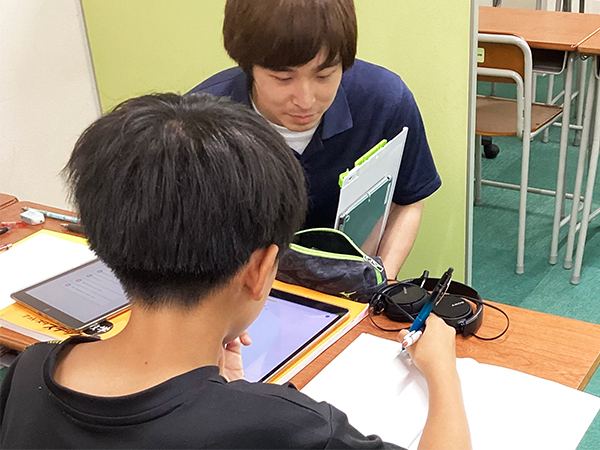 南福島教室の様子：個別指導で1人ずつ丁寧にサポートいたします
