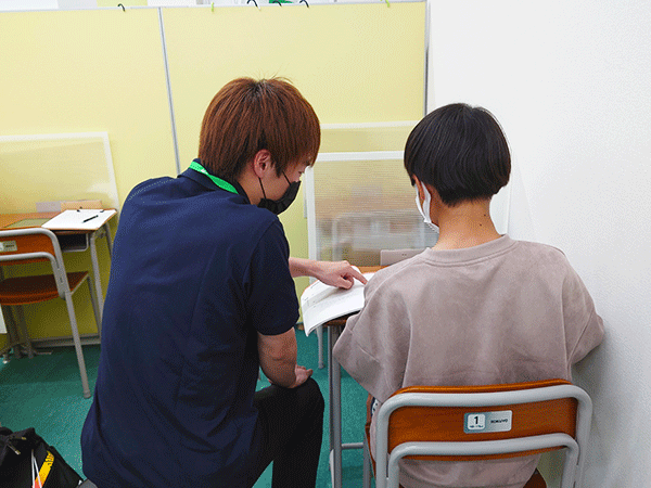 春日教室の様子：開校日はいつでも自習可能！質問対応します！