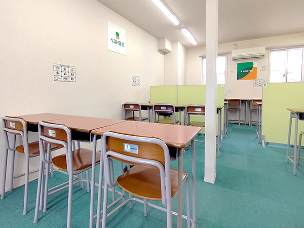 日和田教室の様子：空いている机で自習もOKです。