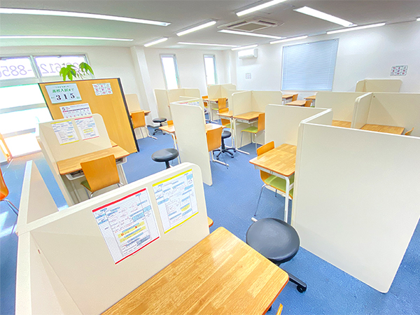 下栗教室の様子：明るく、清潔感のある新しい教室です！