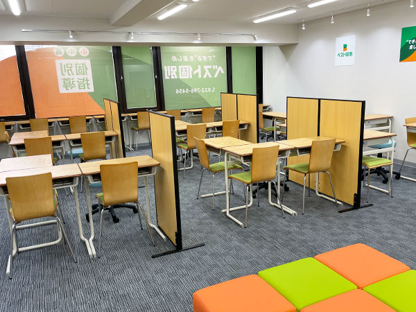 長町本部教室の様子：集中して勉強に取り組む環境をご準備しています。