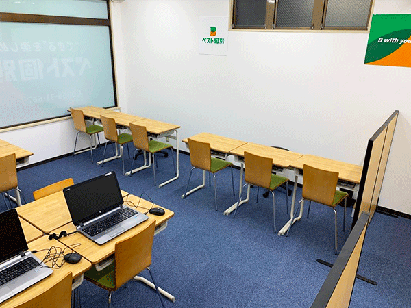 総社東教室の様子：個別指導で丁寧に指導します。