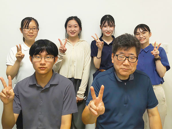 連島教室の様子：明るく優しい先生方が丁寧にサポートします！