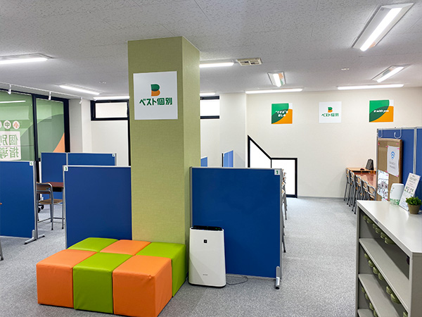 八乙女駅前教室の様子：ピカピカの新しい教室で快適です！