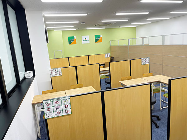 大安寺教室の様子：自分のペースで集中して勉強ができます。