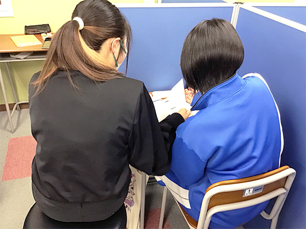 寒河江教室の様子：先生たちも親身になって教えてくれます。