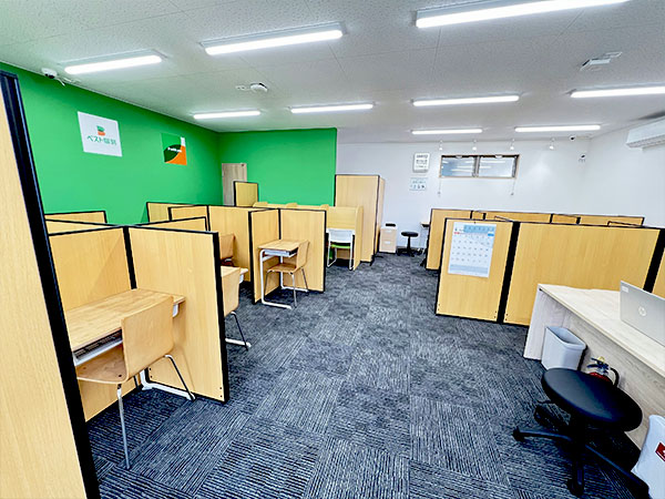 玉村教室の様子：新しく清潔な空間です！