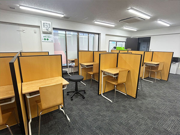 広島府中教室の様子：一人ひとりに寄り添って指導いたします。